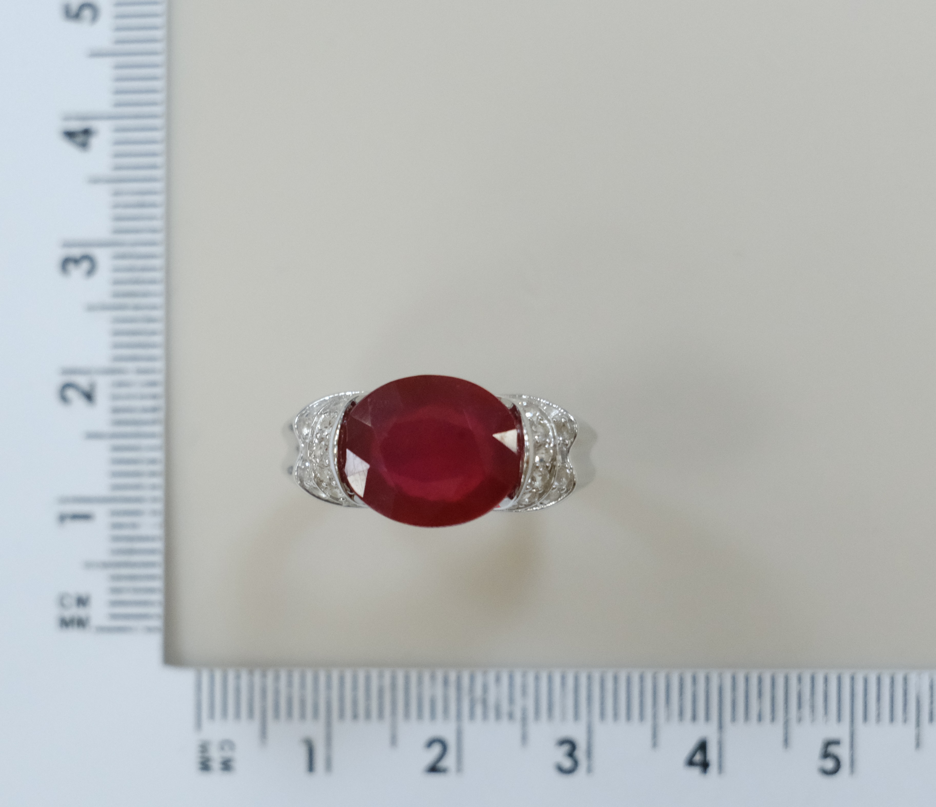 Серебряное кольцо с рубином